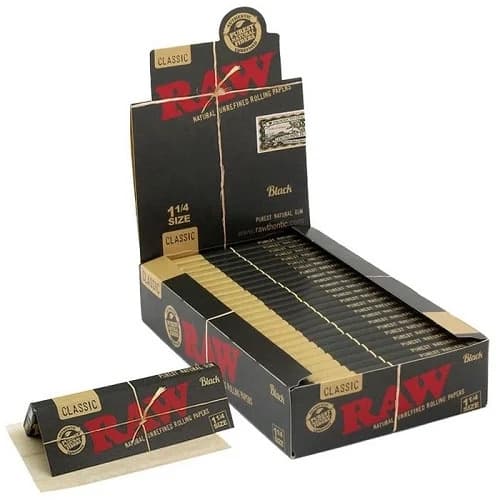 RAW CLASSIC BLACK 1 1/4 PAPERS (24PACKS/50 LEAVES PER PACK)