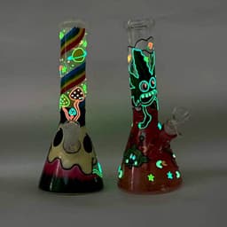F134 - 10" Glow in the Dark Mushroom Design Beaker